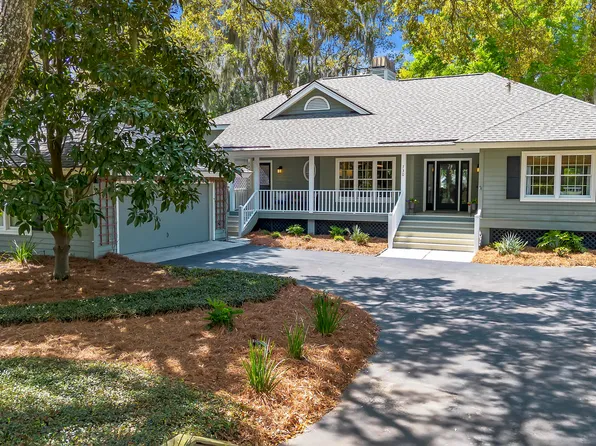 730 Island Circle E, St. Helena Island, SC 29920