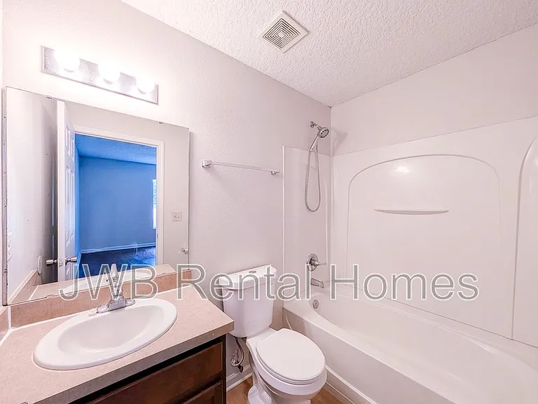 2037 Sessions Ln — Photo 9