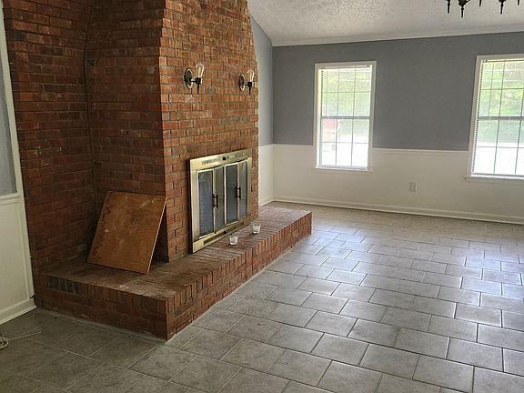 3rd image of 622 Hospital Rd