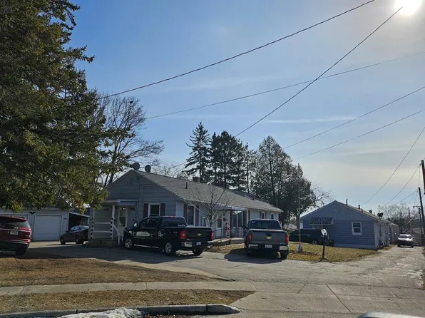 818 Redfin Ct, Manitowoc, WI 54220