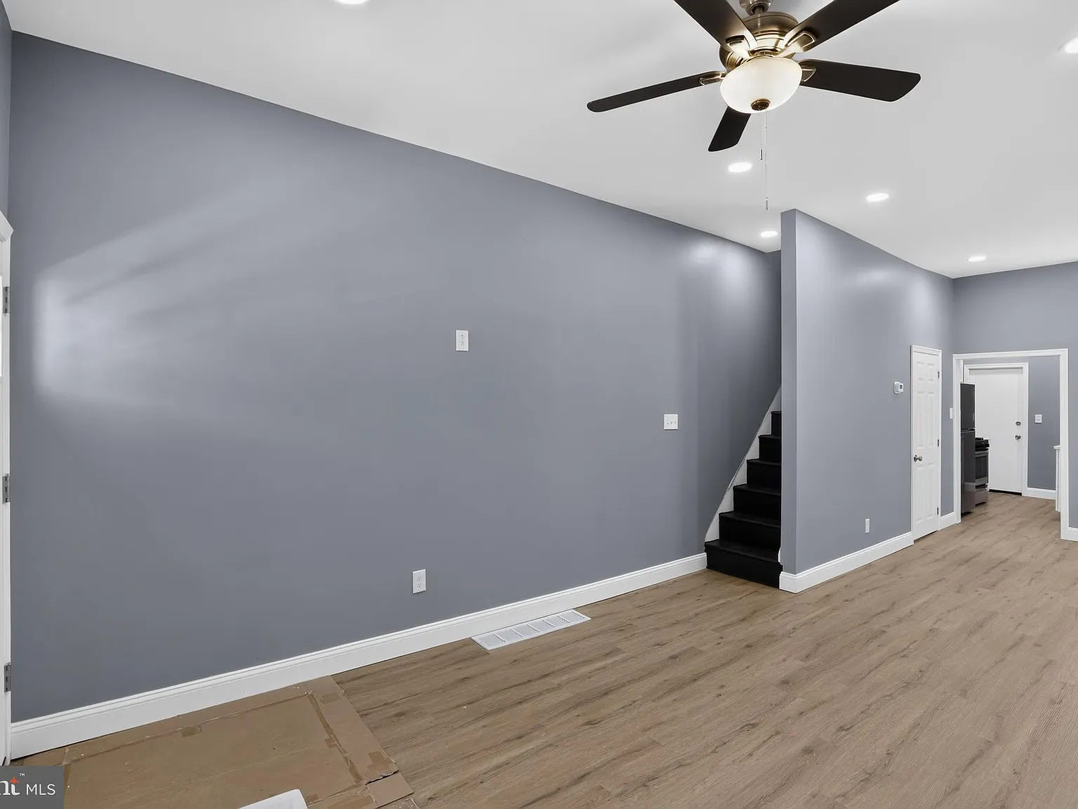 2 bed, 800 sqft, $1,550 — Photo 2