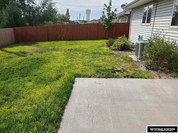 3rd image of 3649 Laramie St