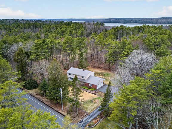 2nd image of 556 Mere Point Road