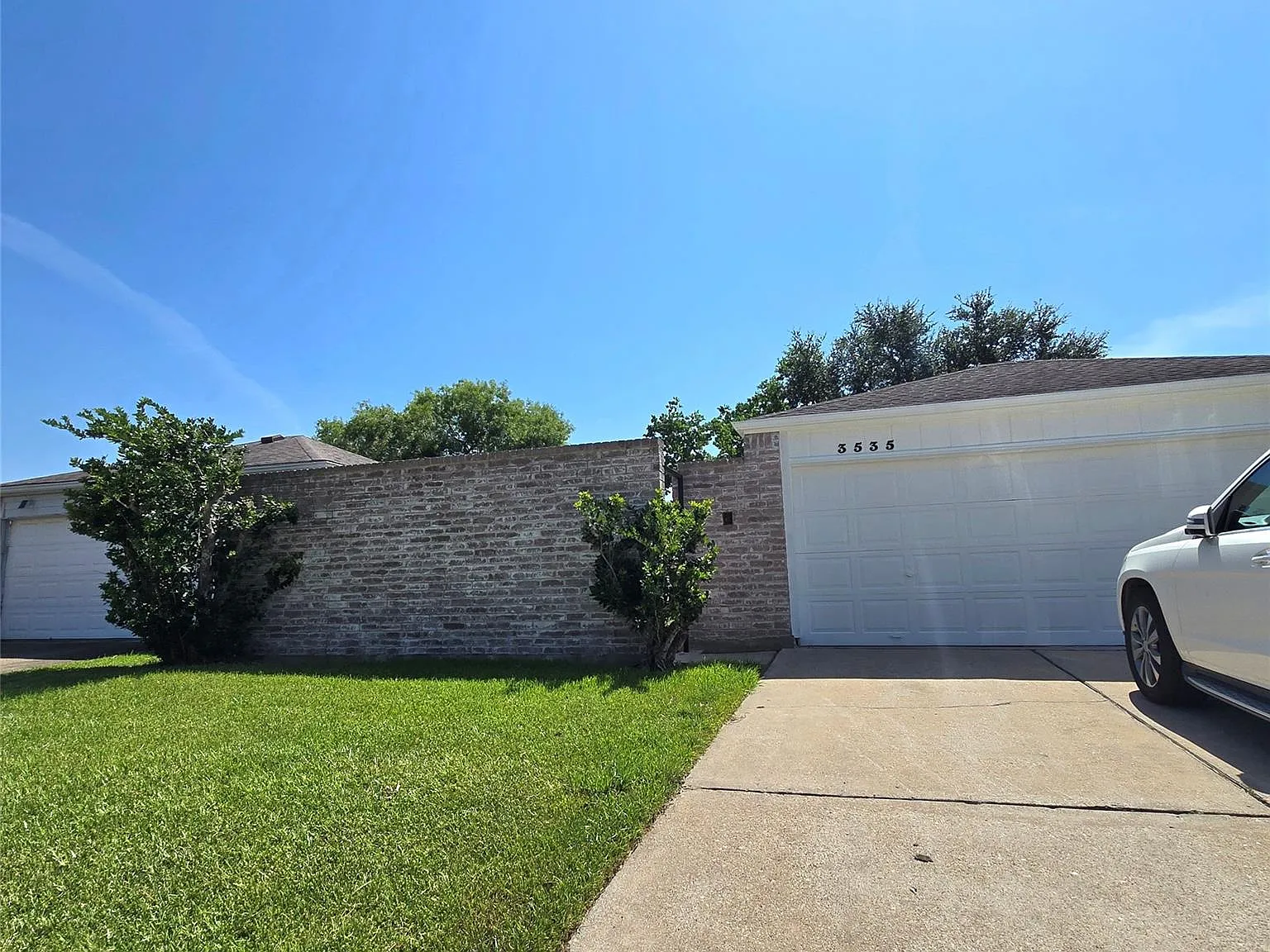 3 bed, 2.0 bath, 1734 sqft, $1,850 — Photo 1
