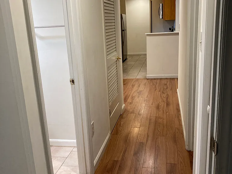 4002 Governors Sq #3 — Photo 5