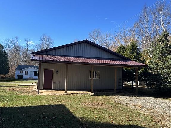 4th image of 2965 Pointe Aux Barques Rd