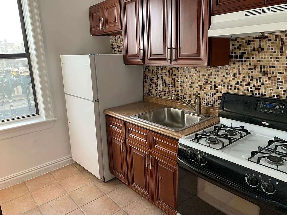 1st image of 3235 30th St APT B33