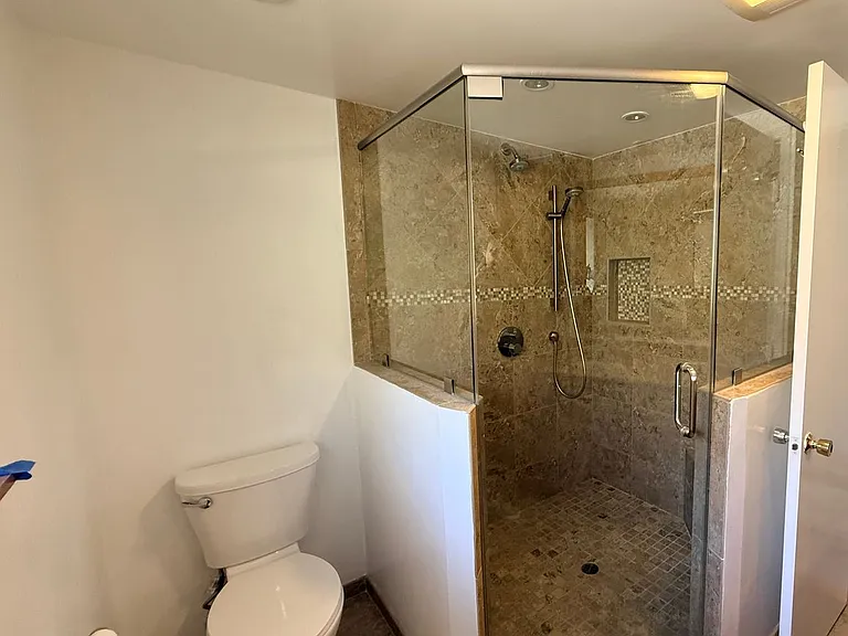 2120 Highland Oaks Dr — Photo 10