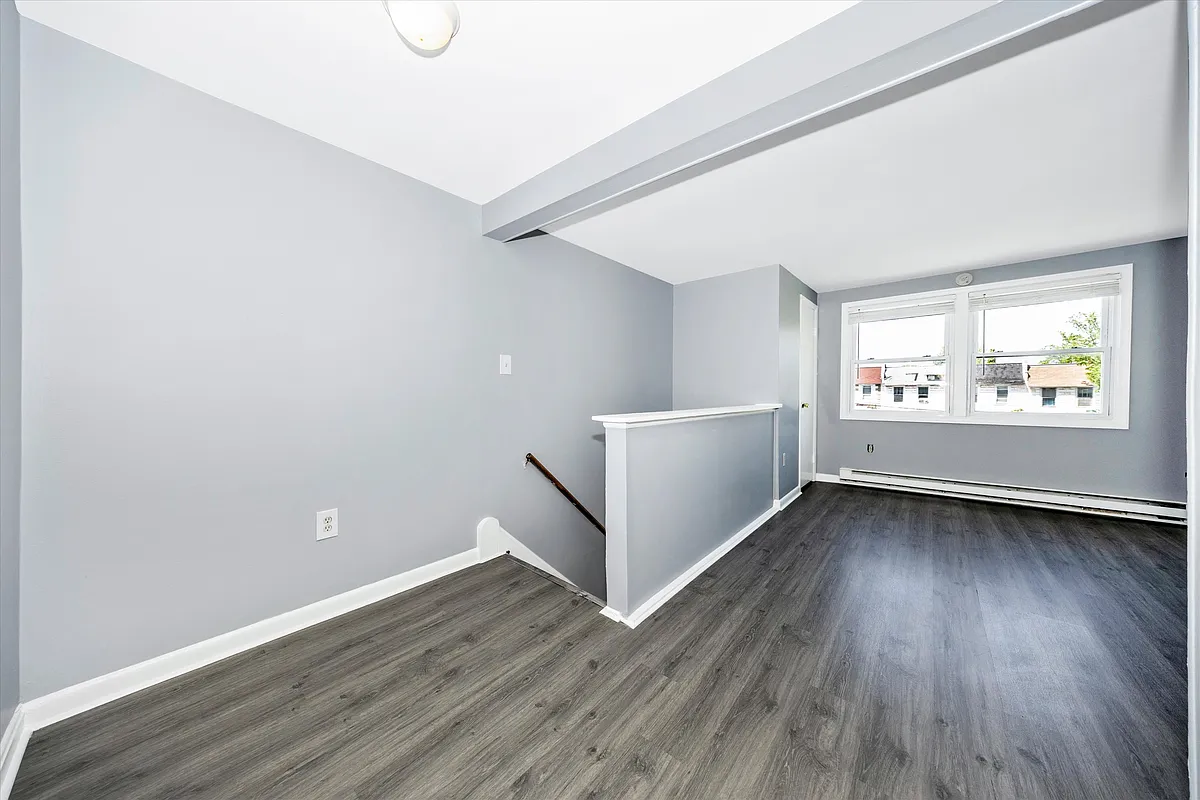 Building Photo - 704 Motter Ave #6
