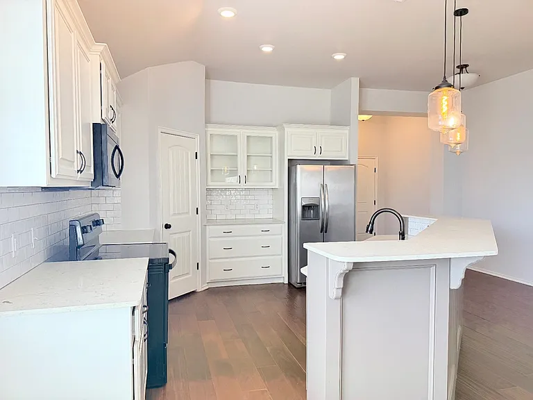 18600 Luna Dr — Photo 10