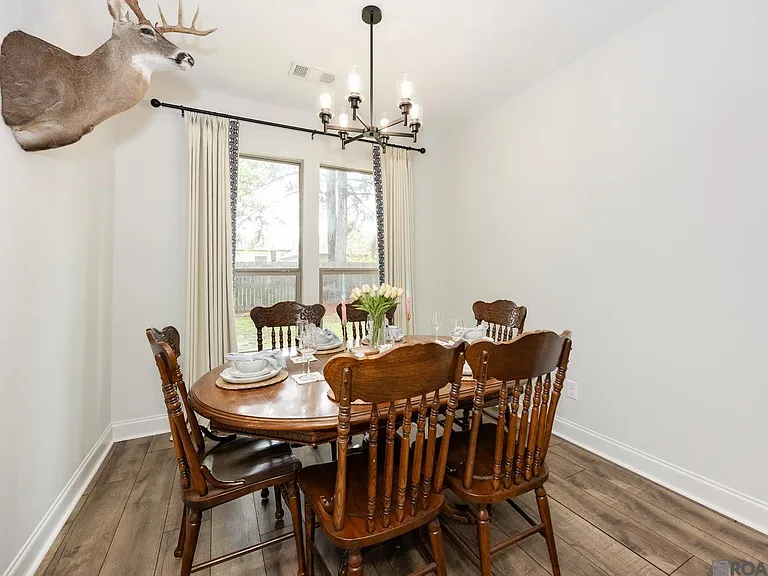 10425 Grace Ln — Photo 8
