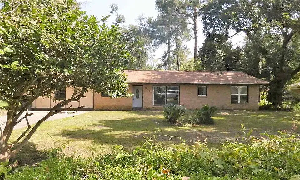 808 N Main St