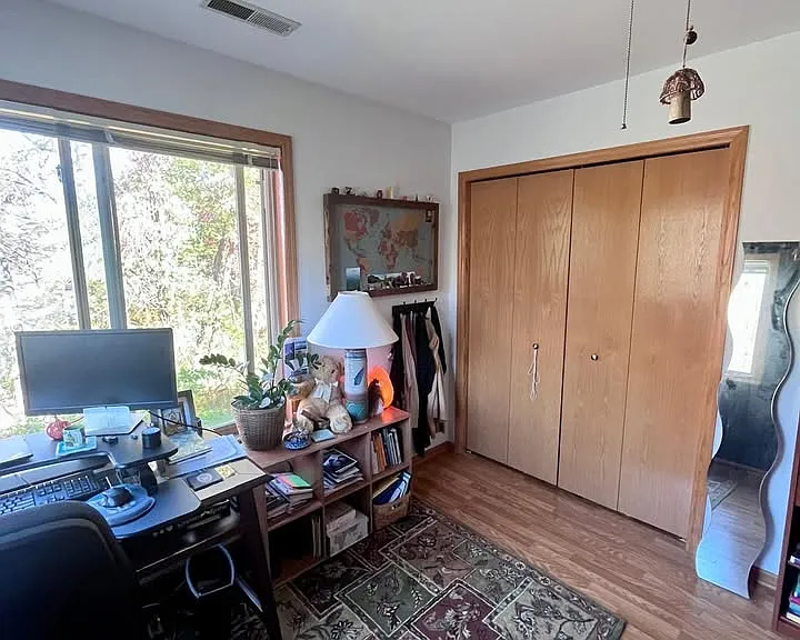 1337 Carpenter St — Photo 12