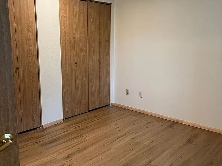 975 Aberdeen Ave NE #B102 — Photo 12
