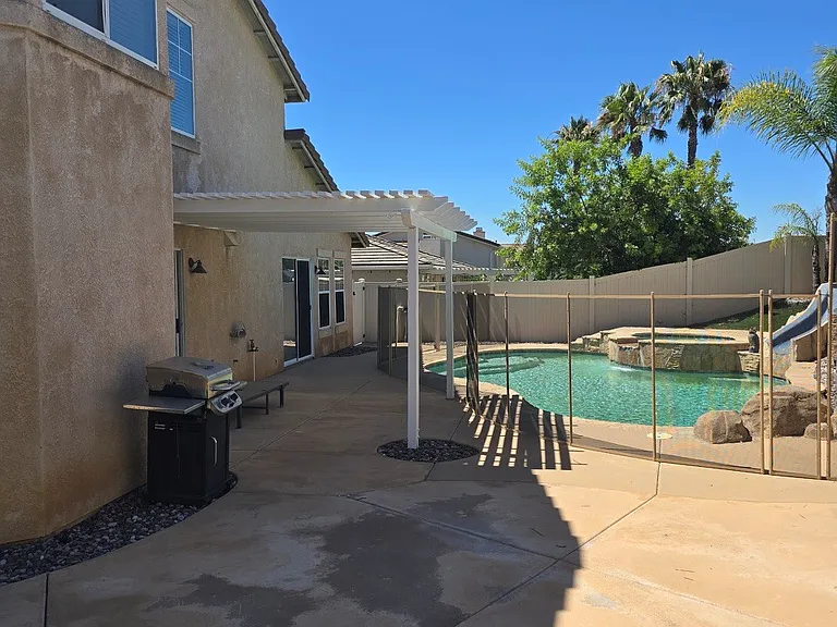 1919 Boulders Ln — Photo 3