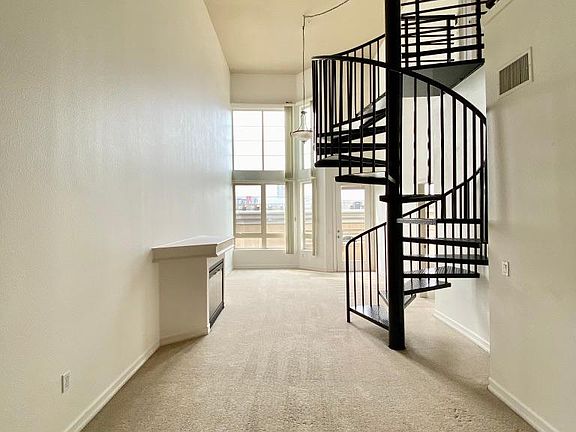 2nd image of 1465 C St Unit 3618