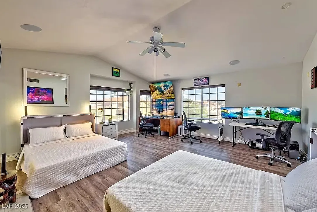 5 bed, 3.5 bath, 2449 sqft, $5,500 — Photo 1