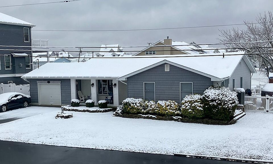 1st image of 311 Silver Lagoon Dr