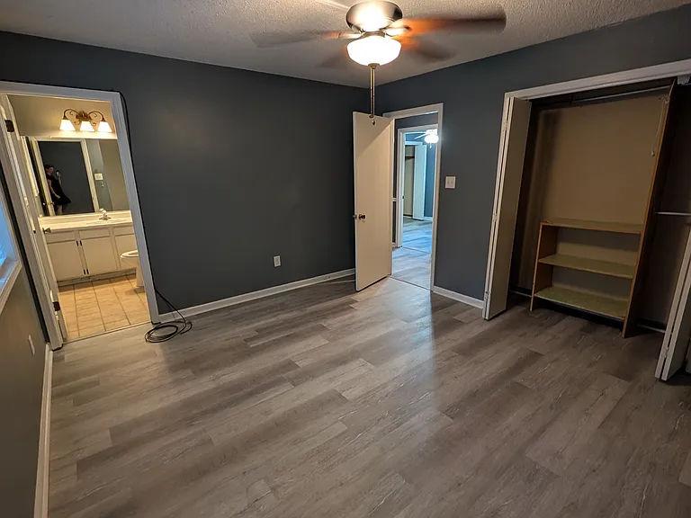 1605 Teresa Cir — Photo 25