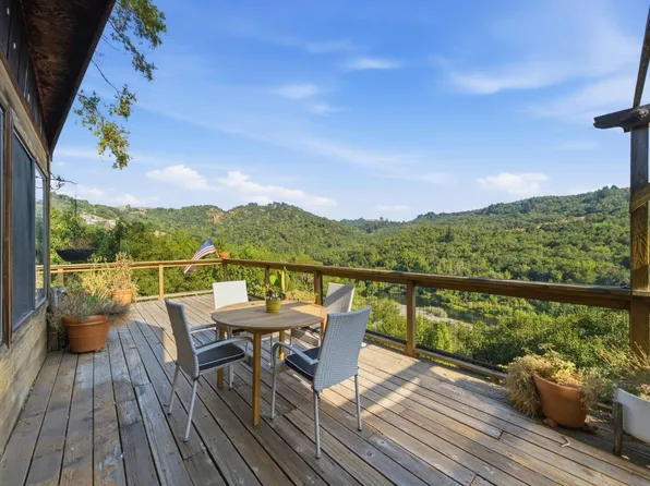 2031 Madrone Avenue, Healdsburg, CA 95448