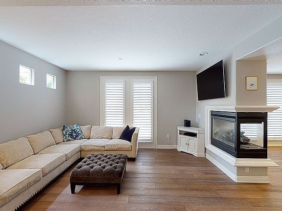 3rd image of 5831 Seawalk Dr Unit 128
