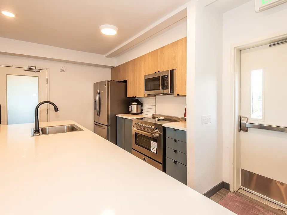 1435 NE 62nd Ave