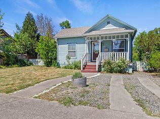 718 SW J St, Grants Pass, OR 97526