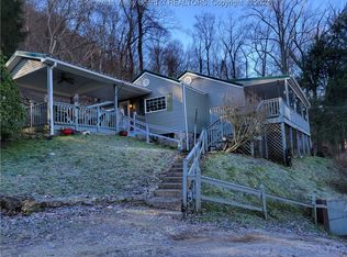 2024 3rd Ave, East Bank, WV