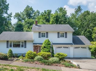 18 Whipple Rd, Wayne, NJ 07470