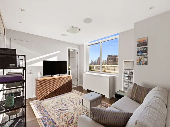 2373 Broadway image 6 of 7