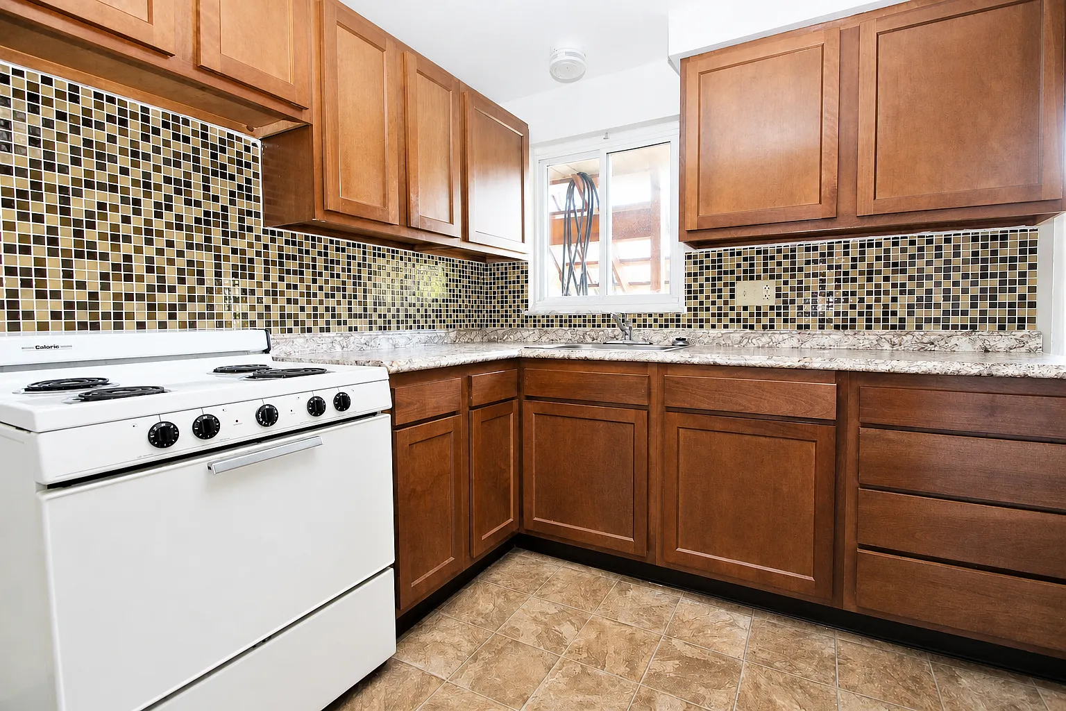 1 bed, $910 — Photo 3