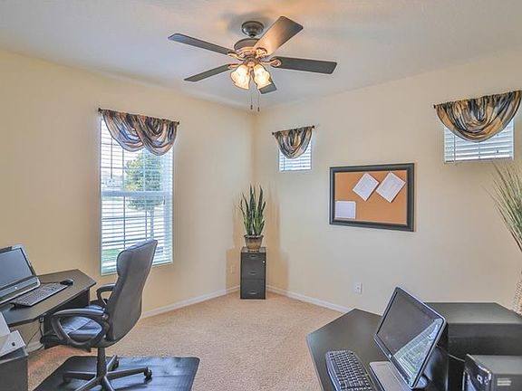 4th image of 571 Blue Cypress Dr