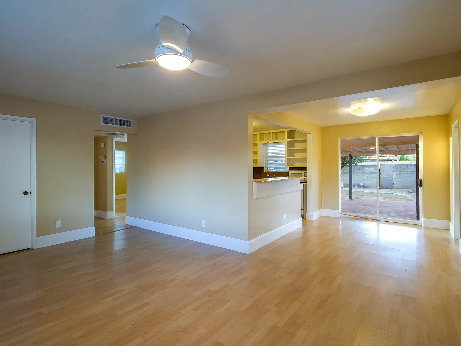 2 bed, 984 sqft, $1,625 — Photo 4