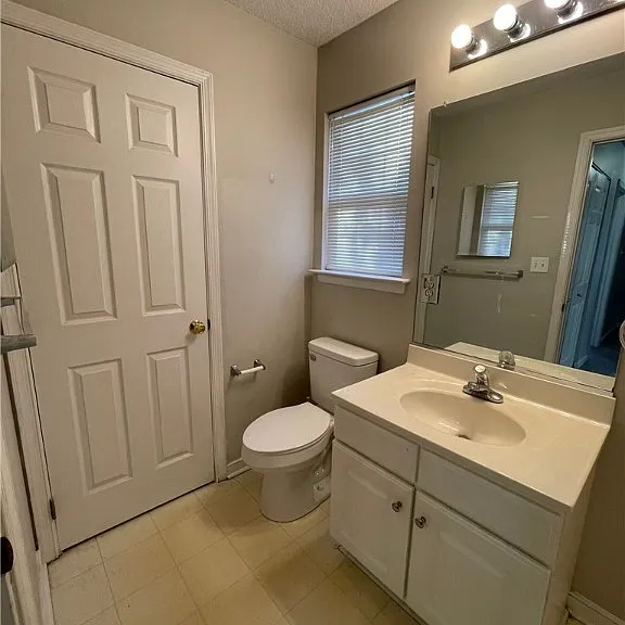 7806 Fern Hollow Dr — Photo 16