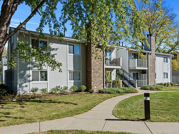4th image of 2262 Benson Ave APT D