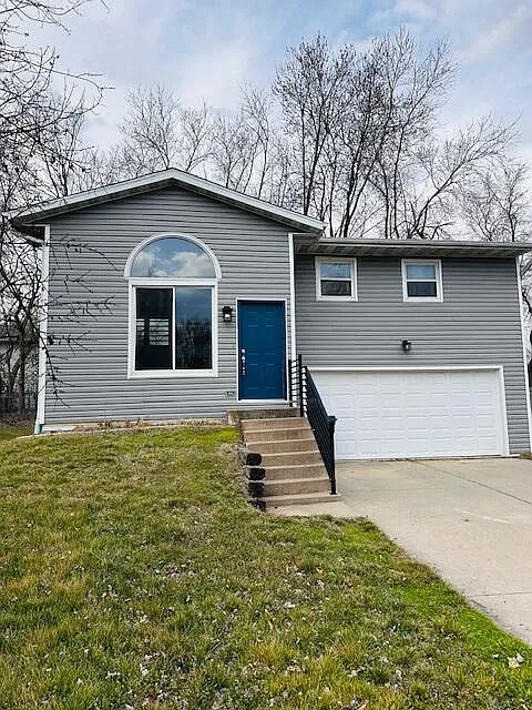 3 bed, 1.5 bath, 1285 sqft, $1,700 — Photo 2
