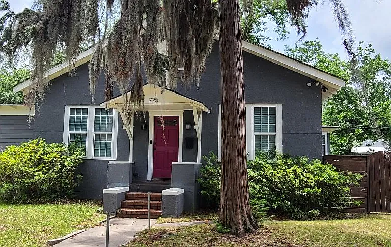 E 35th St — Photo 1