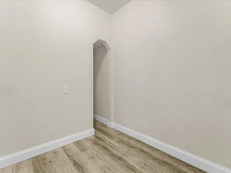 118 N Westmoreland Ave #205 — Photo 5