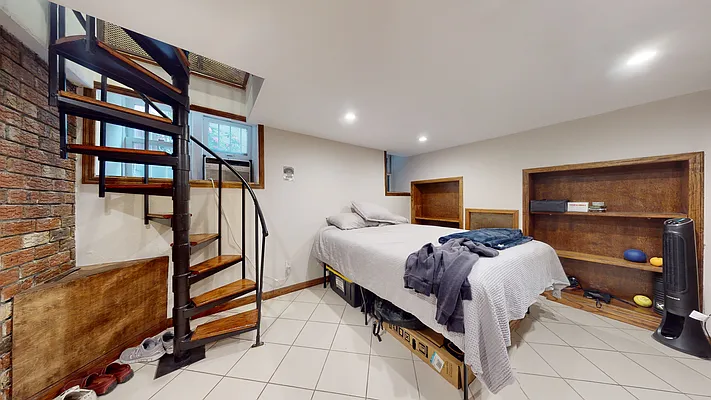 Rented by Bond New York | media 24