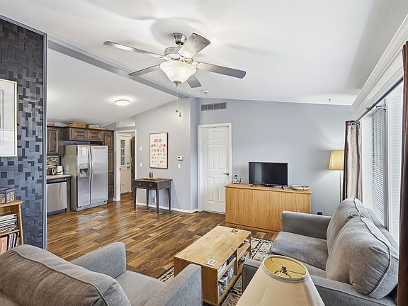 3rd image of 712 Shuswap Rd E #9