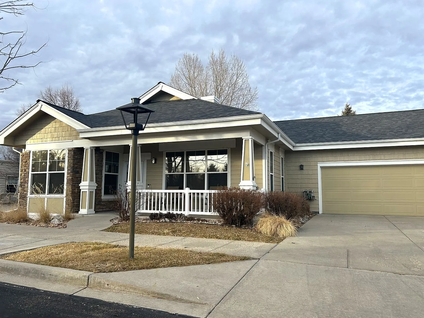 Beautiful 2-Bedroom Patio Home in a Premier 55+ Community — Photo 1