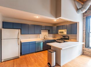 660 W Grand Ave #3B, Chicago, IL 60654