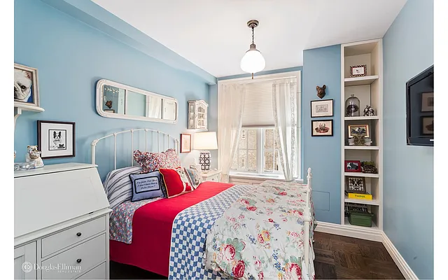 Sold by Douglas Elliman | media 12