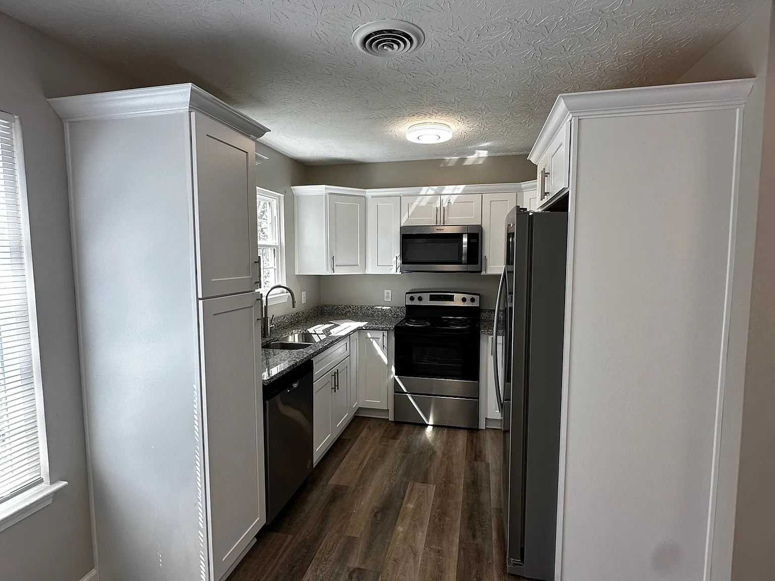 2 bed, 800 sqft, $1,450 — Photo 2