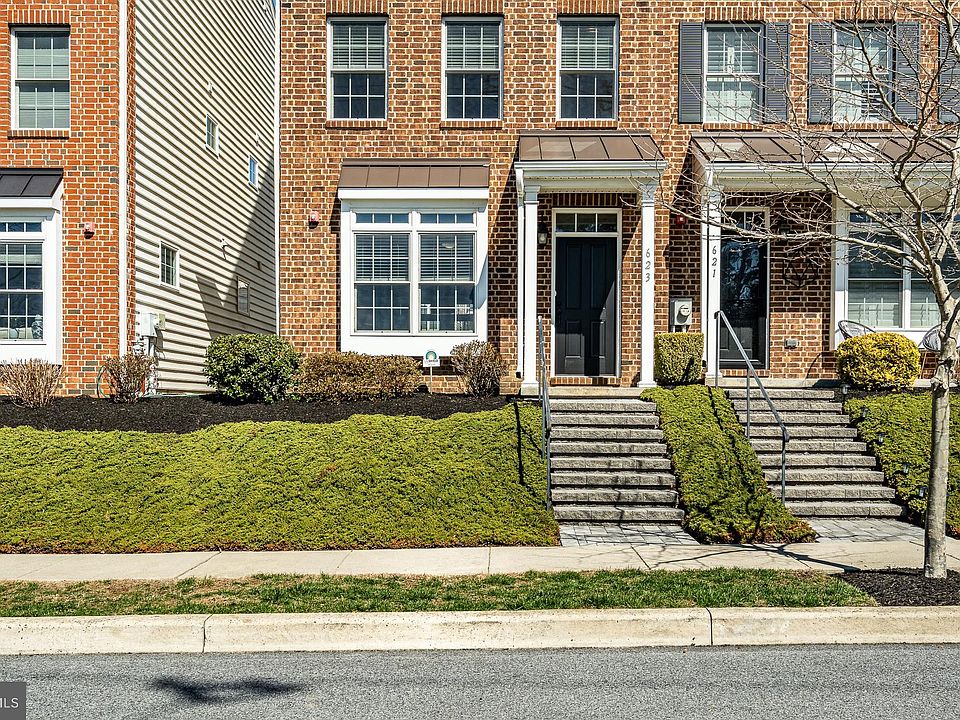 1st image of 623 W Mulberry St