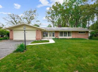 409 W Fairoaks Dr, Kouts, IN 46347