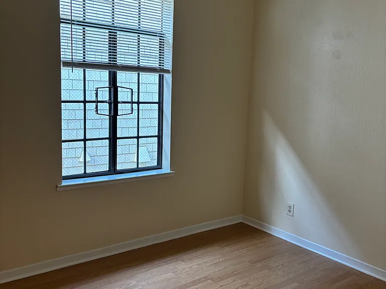 28 Cottage Ave #9 — Photo 6