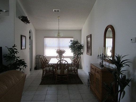 4th image of 54 Columbia Ln