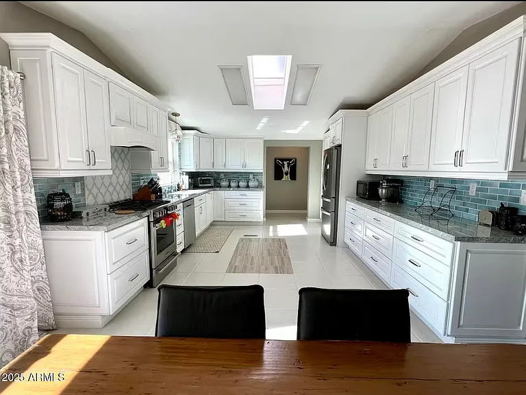 5824 E Montgomery Rd — Photo 3