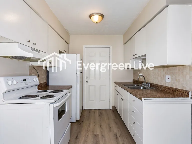 7276 N 34th St — Photo 13